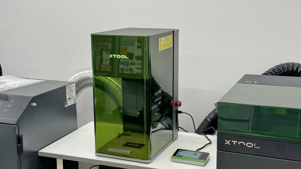 xTool F1 Ultraのデモ機が入荷しました。
