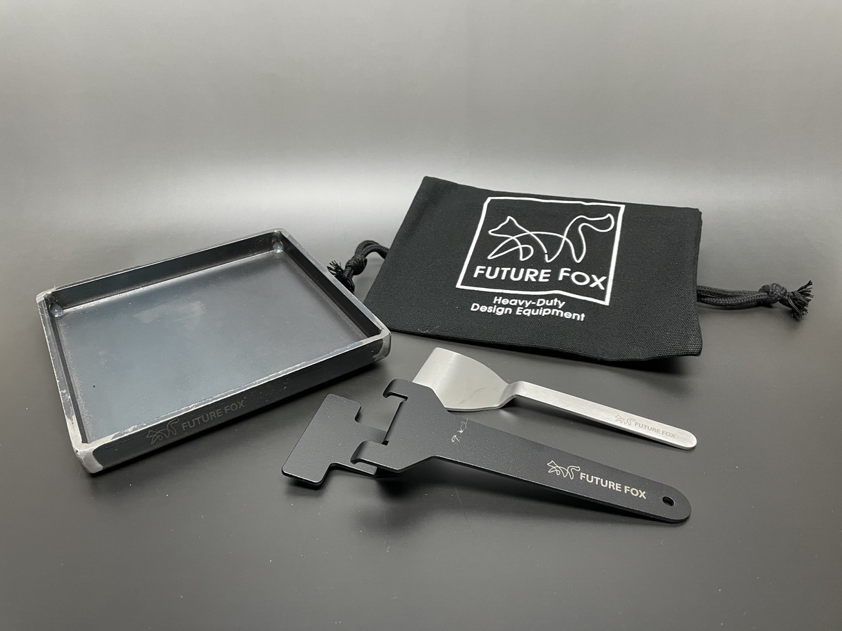 キャンプ用品にレーザー刻印(FUTURE FOXの縁つき鉄板)