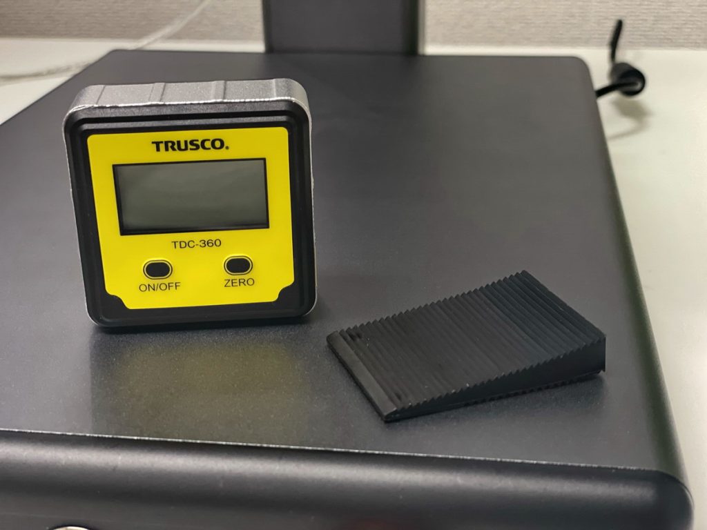100円ショップのカトラリーにレーザーマーキング by LW-SMART