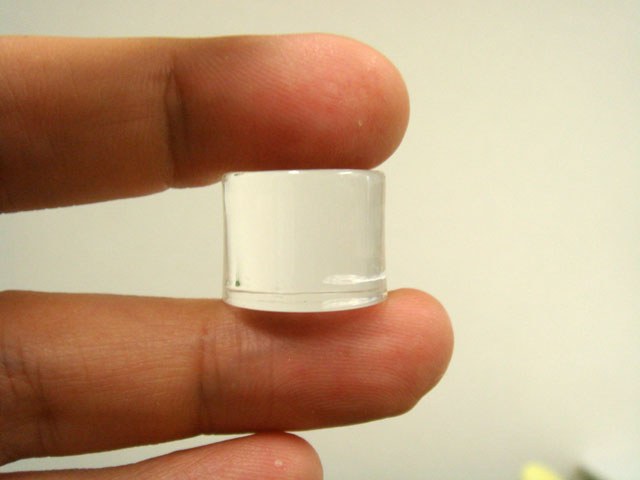 厚いアクリル板のレーザーカット