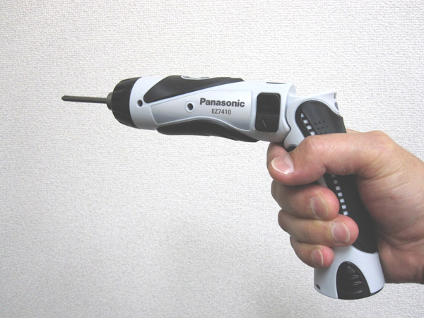 電動工具にレーザー刻印
